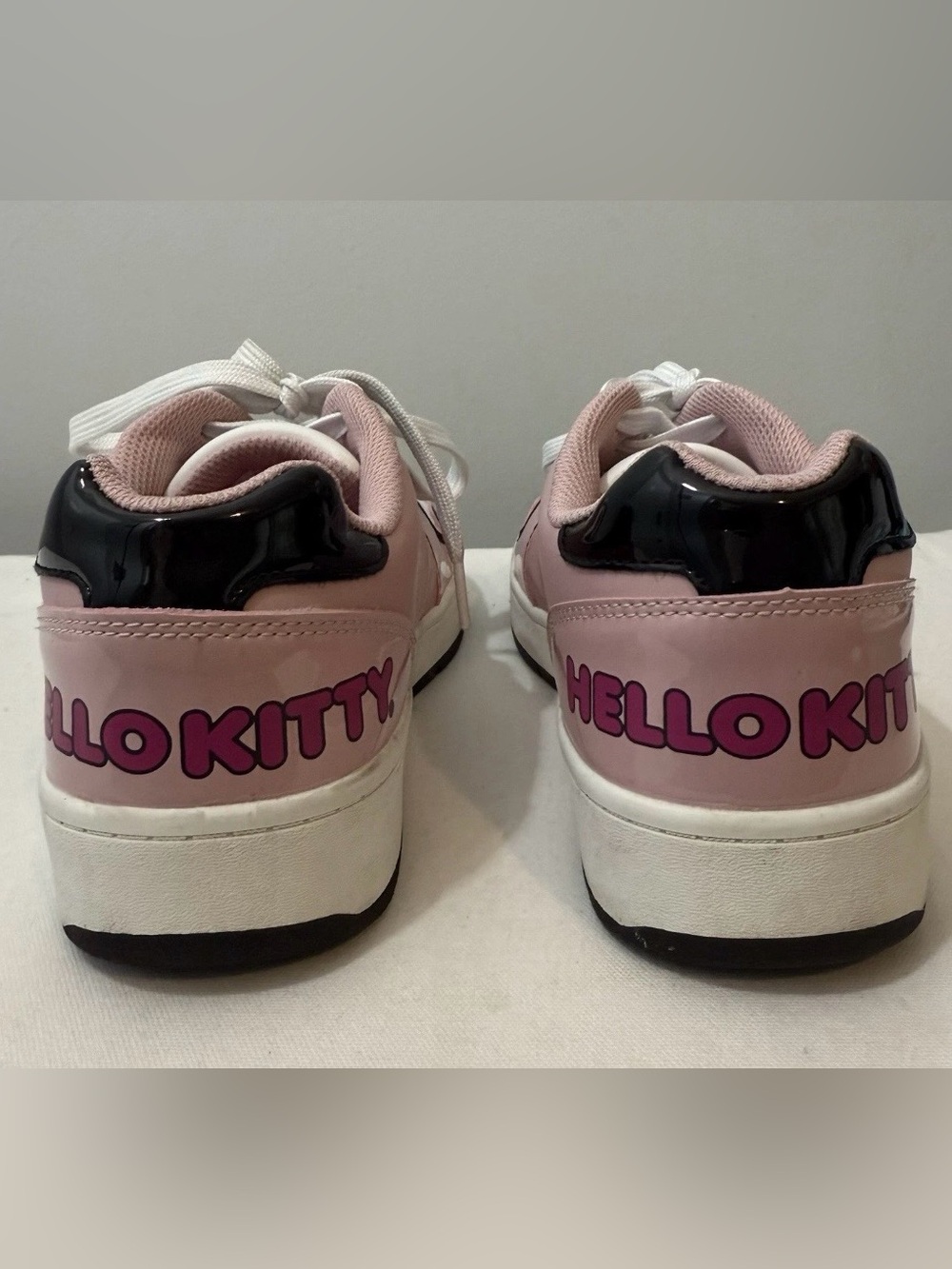 Hello Kitty Pink Women’s Size 9 Sneakers Athletic Shoes - Picture 7 of 16